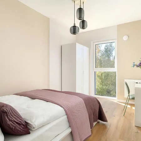 Spacious In With Desks And Parking By Renters アパート *