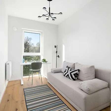 Apartamento Spacious In With Desks And Parking By Renters Poznań
