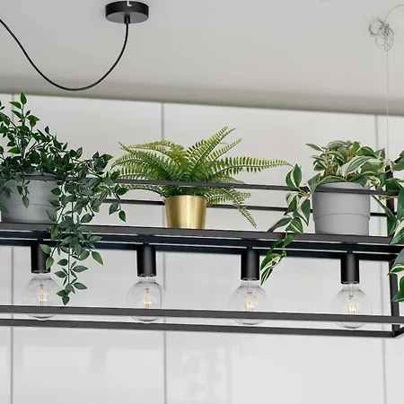 Spacious In With Desks And Parking By Renters Appartement Poznań
