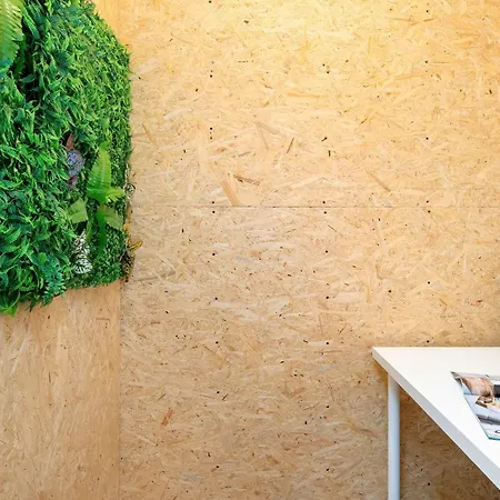 Spacious In With Desks And Parking By Renters